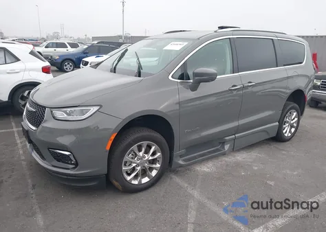 2021 Chrysler Pacifica Touring L z USA, uszkodzony, nr VIN 2C4RC1BG6MR575214